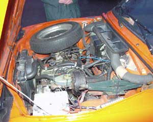 Blick unter die Haube von Marions Volvo 66