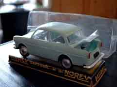 zu &ouml;ffnender Kofferraumdeckel, evtl. im Frankreichurlaub auf Flohm&auml;rkten suchen